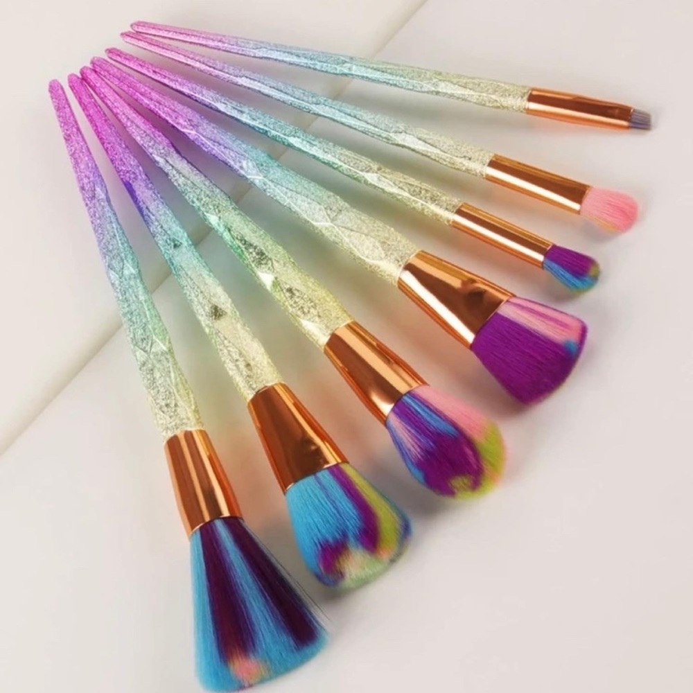 7 pieces Makeup brush Set multicolored